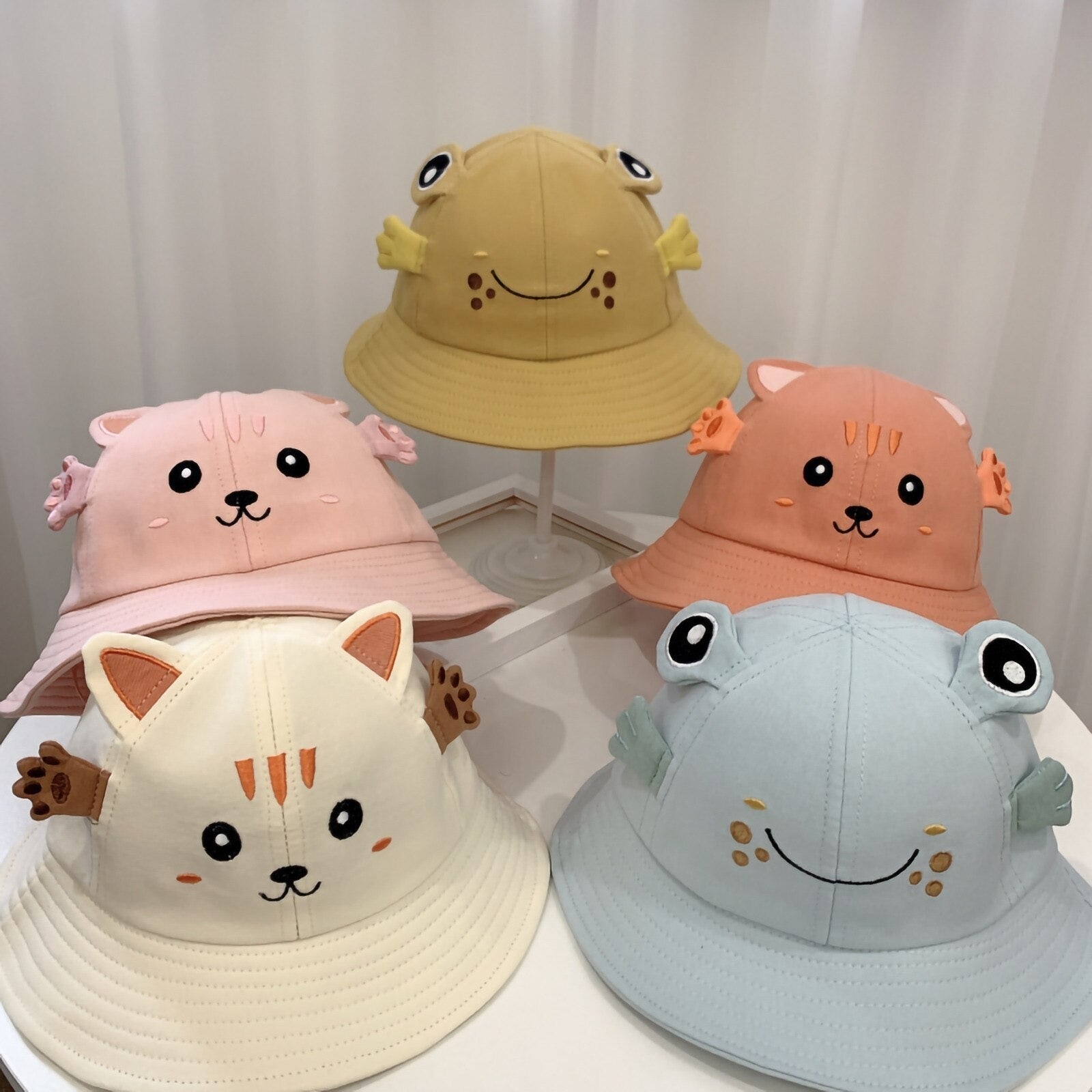 Adorable Baby Hats: Kitten & Frog Fun!