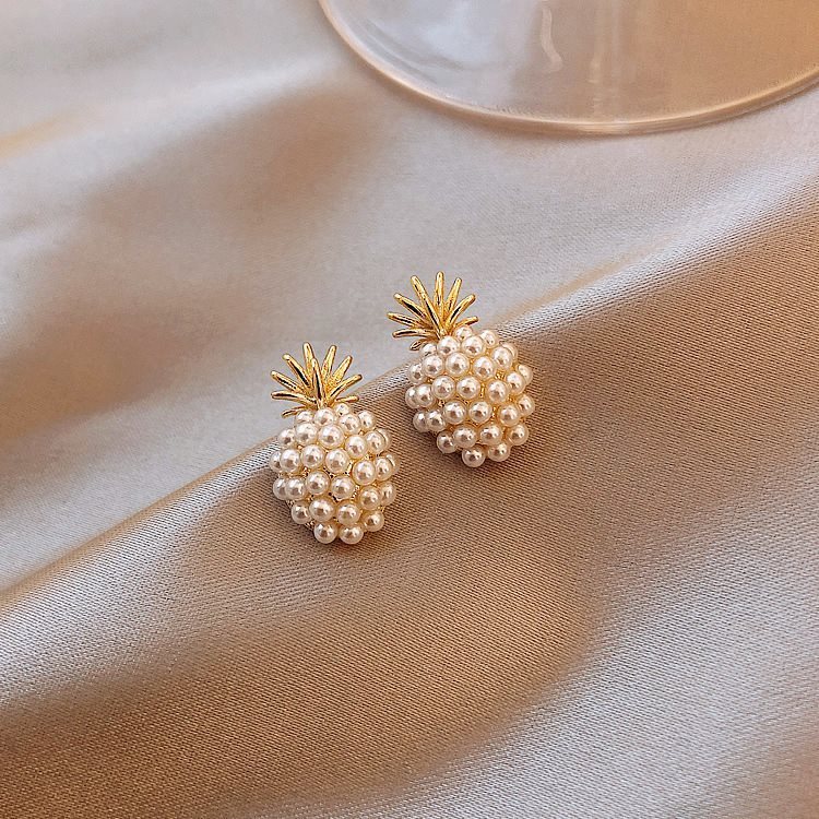 Radiant Ocean: Pineapple Starfish Pearl Earrings