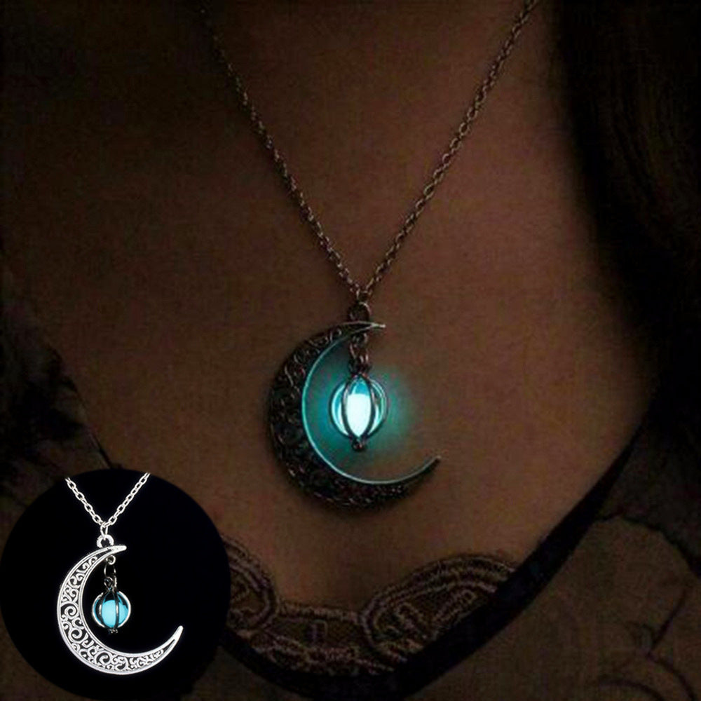 Luminous Moonstone Necklace: Radiant Charm for Women